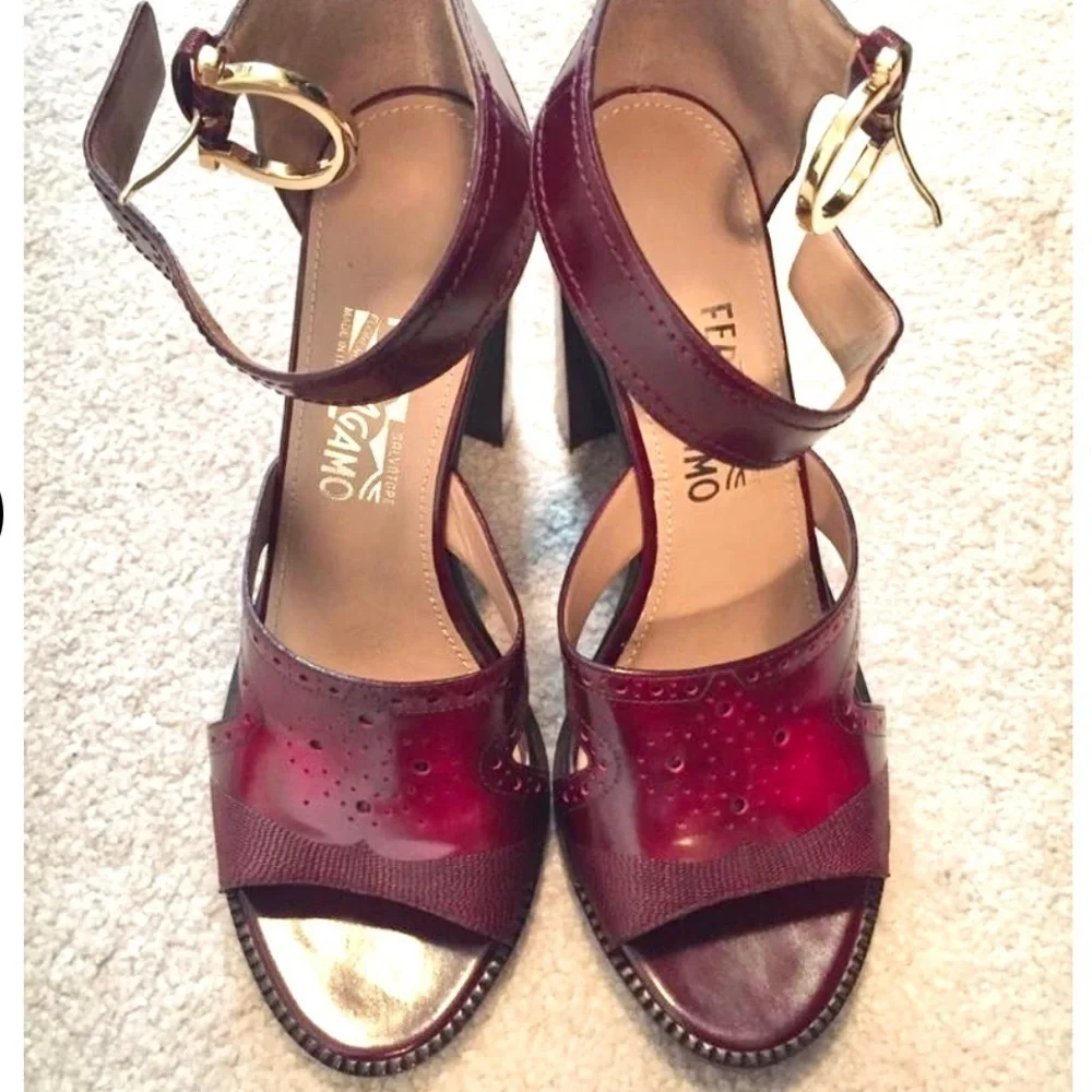 Salvatore Ferragamo Naula cherry Leather Gancini Buckle Heel Sandals Womens 5